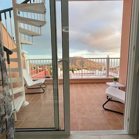 One Bedroom Zen With Great View, Pool, Wifi