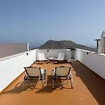 One Bedroom Zen With Great View, Pool, Wifi Апартаменты *