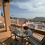 One Bedroom Zen With Great View, Pool, Wifi Апартаменты *