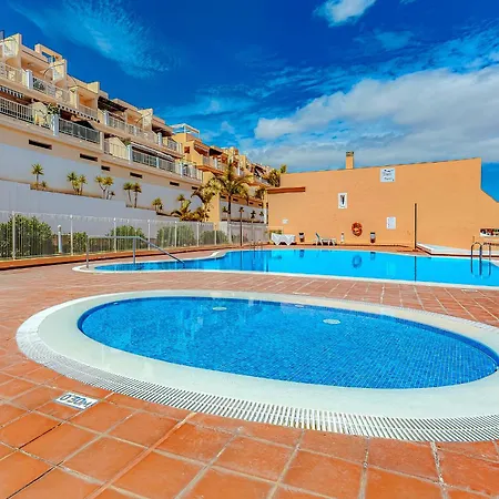 One Bedroom Zen With Great View, Pool, Wifi * Чайофа