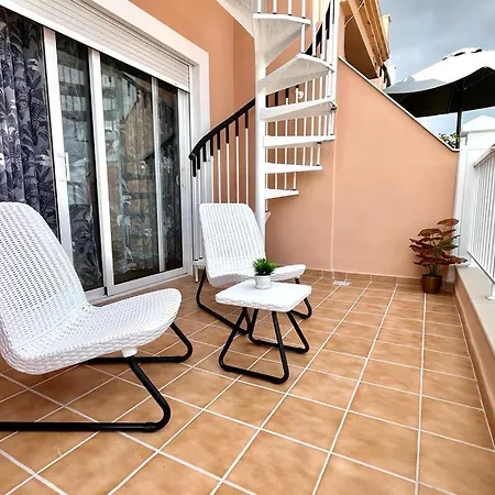 One Bedroom Zen With Great View, Pool, Wifi